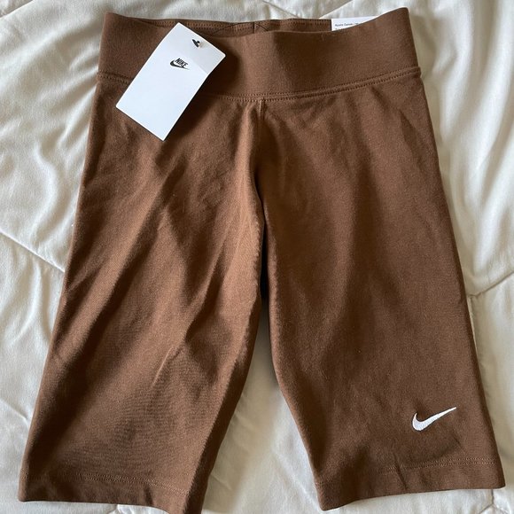 Nike Essential Mid-Rise brown Bike Shorts - Picture 1 of 3